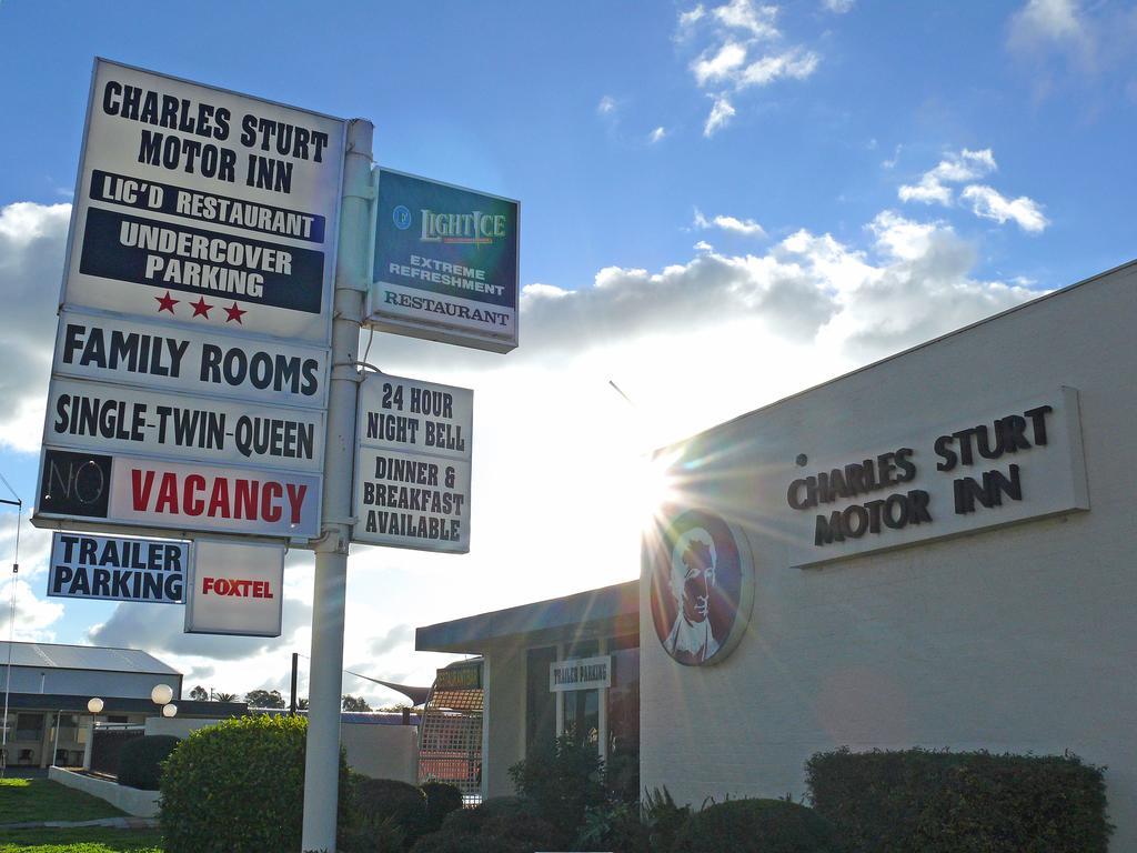 Charles Sturt Motor Inn West Wyalong Bagian luar foto